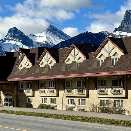 Canmore Inn & Suites Esterno foto